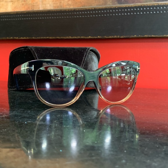 SOLD!! TOM FORD Cat-eye Sunglasses Gray Peach - Picture 7 of 16